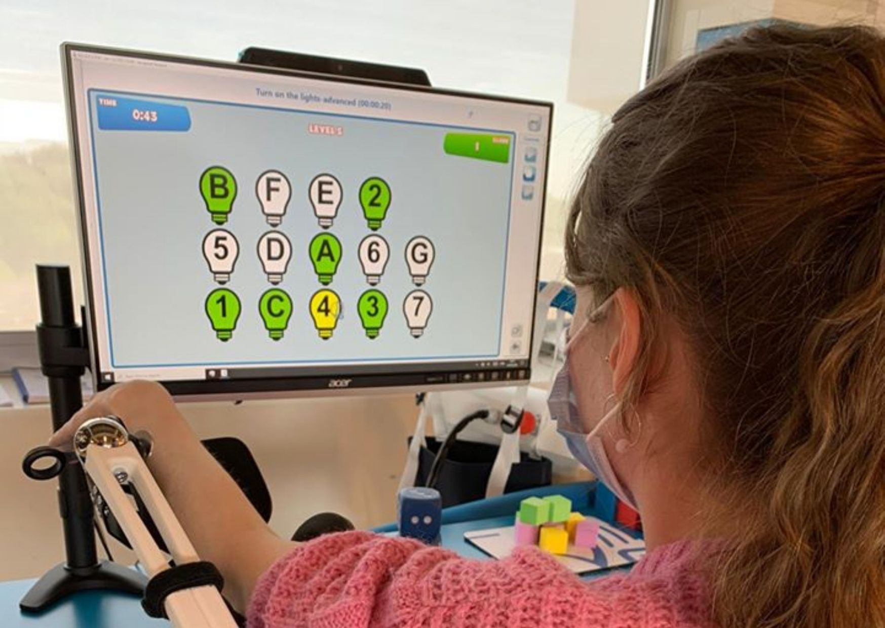 Применение   у  детей роботизированного комплекса Gloreha (Италия) для когнитивной тренировки с БОС и  реабилитации  верхних конечностей. 